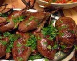 The authetic coffee is the especiality of the market. The market is also famous for Hamam Mahshy or stuffed pigeon. Although the dish is available all